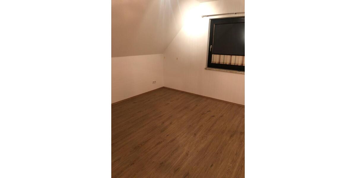 Etagenwohnung Stolzenau - 3 Zimmer, 110 m&sup2;, 715&euro; | Angebot:24372810