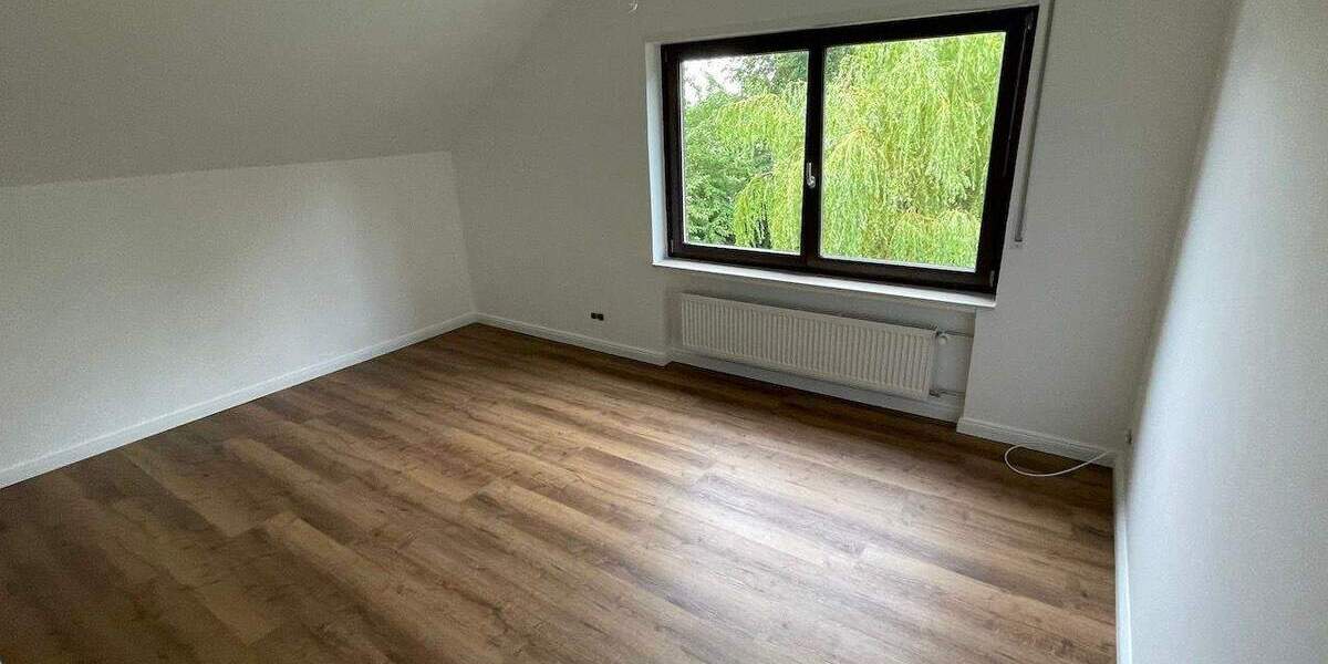 Etagenwohnung Bünde Dünne - 4 Zimmer, 130 m&sup2;, 890&euro; | Angebot:25109592