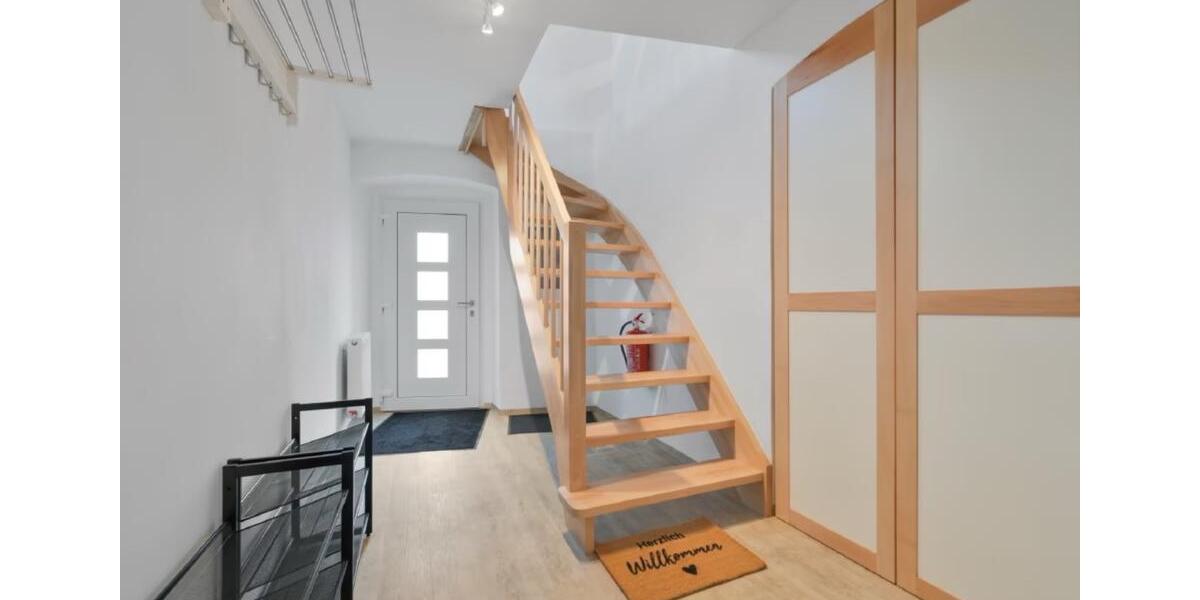 Einfamilienhaus Waldershof - 7 Zimmer, 155 m&sup2;, 1.900&euro; | Angebot:25751317