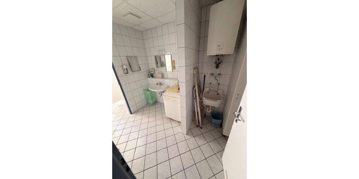 Gewerbeobjekt Fürth Südstadt - 5 Zimmer, 362 m&sup2;, 3.620&euro; | Angebot:24620445