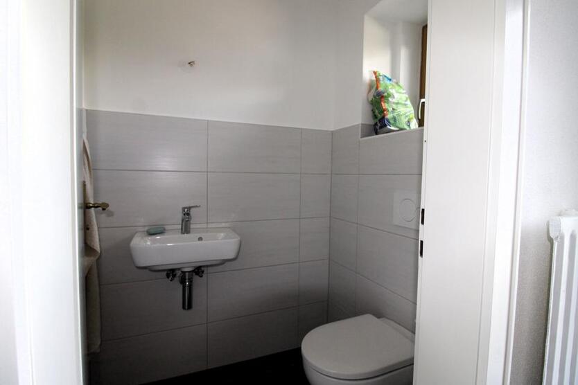 Frisch renoviert & bezugsfrei – charmantes Reihenmittelhaus mit Garten in Ansbach-Weinberg