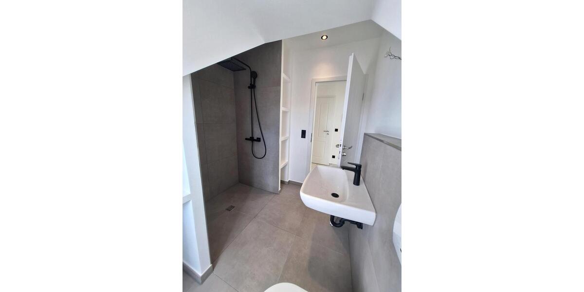 Dachgeschoßwohnung Straubing - 2.5 Zimmer, 66 m&sup2;, 950&euro; | Angebot:25901723