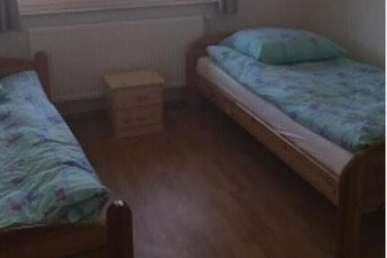 Wohnen auf Zeit Gunzenhausen - 25 Zimmer, 10 m&sup2;, 15&euro; | Angebot:25812515