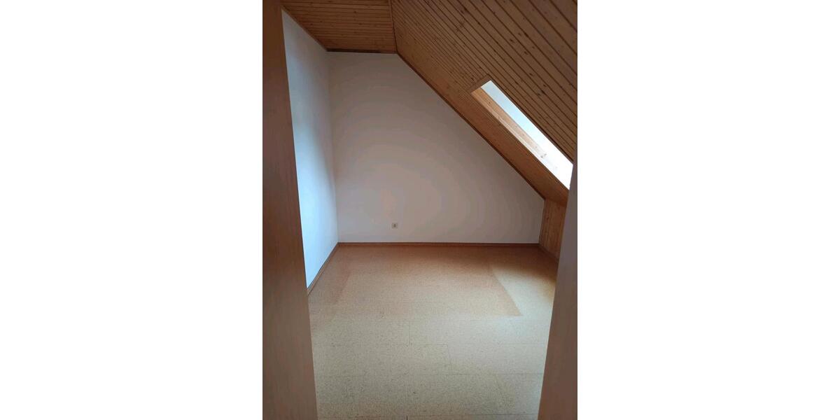 Dachgeschoßwohnung Olbernhau - 5 Zimmer, 70 m&sup2;, 390&euro; | Angebot:26502257