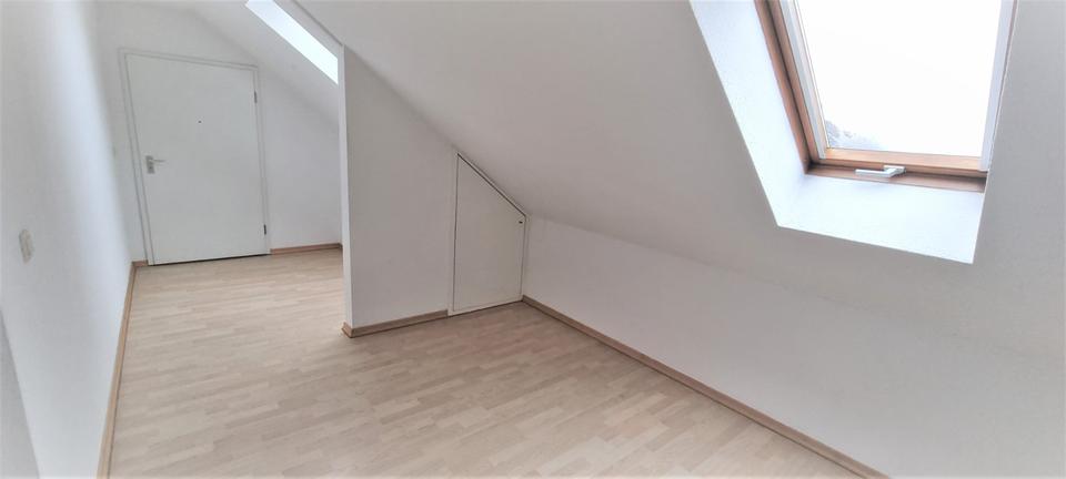 Dachgeschoßwohnung Herzogenaurach - 2 Zimmer, 73 m&sup2;, 890&euro; | Angebot:25852628