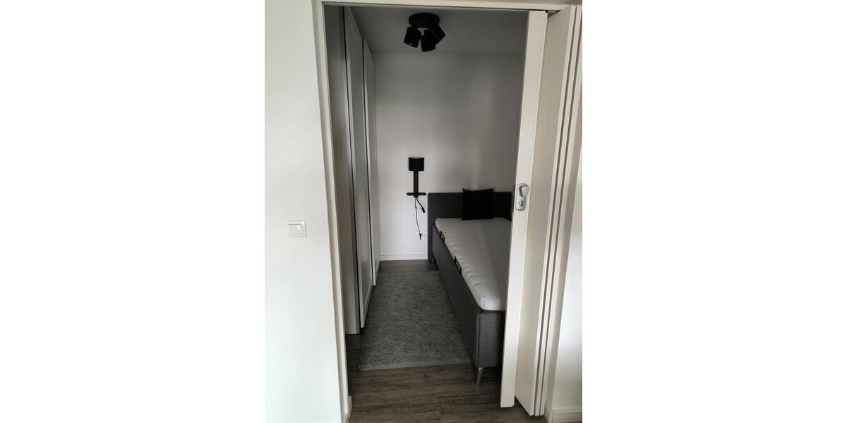 Etagenwohnung Neuss Reuschenberg - 1 Zimmer, 44 m&sup2;, 690&euro; | Angebot:24839107