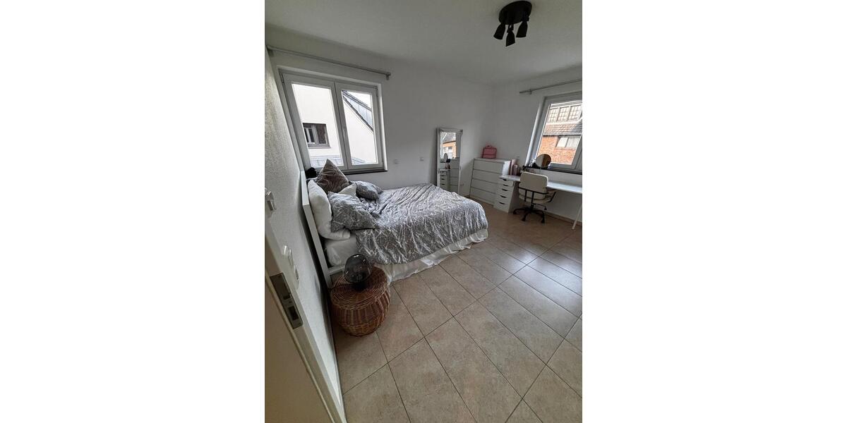 Etagenwohnung Köln Rodenkirchen - 4 Zimmer, 120 m&sup2;, 2.400&euro; | Angebot:26602705