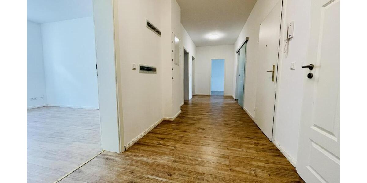 Sehr schöne 4-Raum Wohnung mit moderner Ausstattung und Balkon am Wintergarten! - Etagenwohnung Gera Pforten | Angebot:27190927