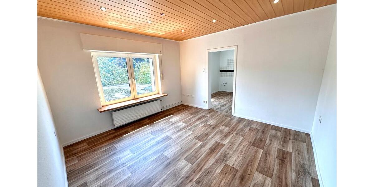 Doppelhaushälfte Iserlohn - 8 Zimmer, 155 m&sup2;, 1.399&euro; | Angebot:26248494