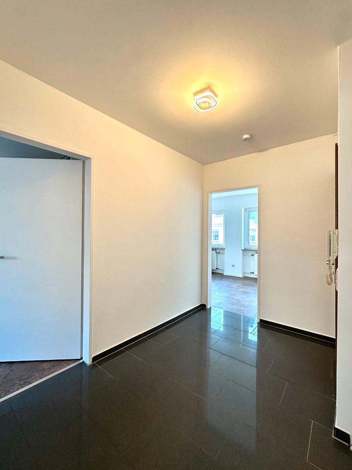WG-Zimmer in moderner & heller 2-Zimmer-Wohnung in Stuttgart West