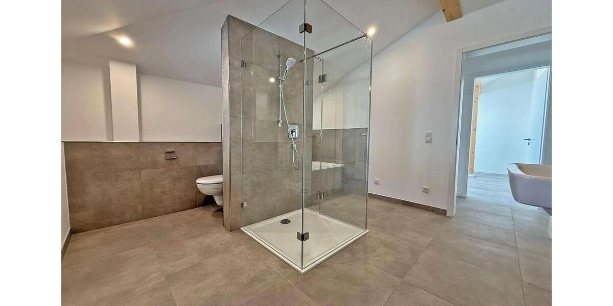 Etagenwohnung Altenmarkt an der Alz - 3 Zimmer, 83 m&sup2;, 1.000&euro; | Angebot:22180739