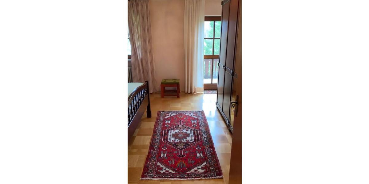 Möblierte Dachgeschosswohnung mit tollem Blick ins Grüne 2 zimmer