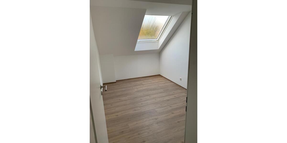 Dachgeschoßwohnung Gummersbach Berstig Süd - 4 Zimmer, 78 m&sup2;, 860&euro; | Angebot:26686425