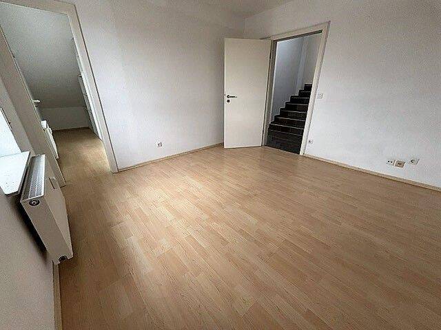 Etagenwohnung Neckarsulm Obereisesheim - 3 Zimmer, 101 m&sup2;, 1.100&euro; | Angebot:26657101