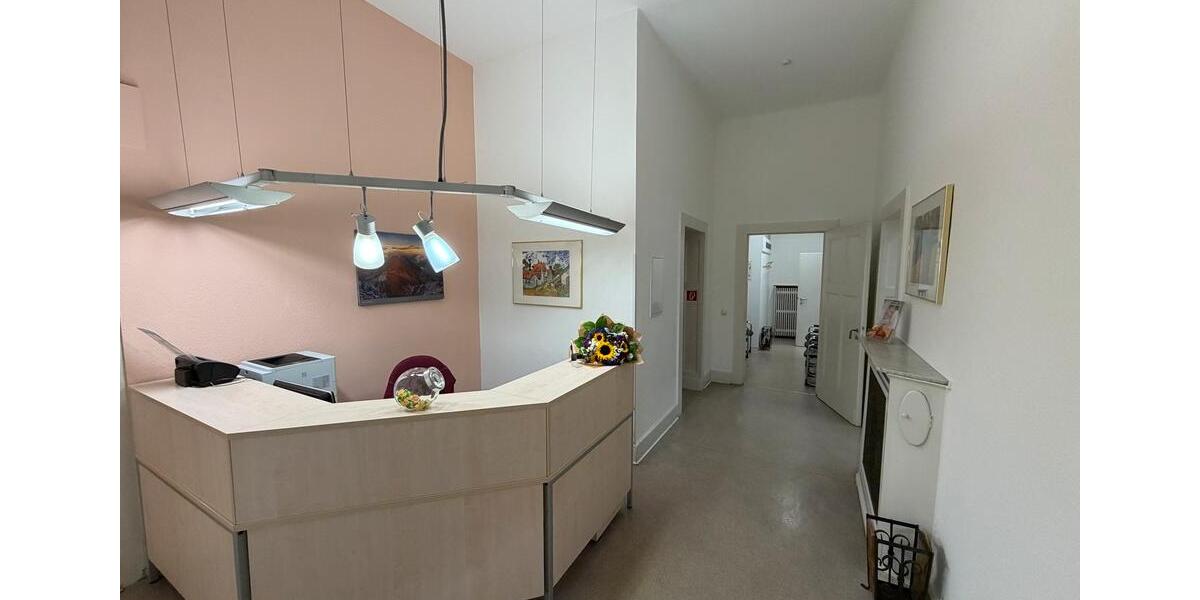 attraktive Praxisfläche zu vermieten Gewerbefläche KanzleiBüro zimmer