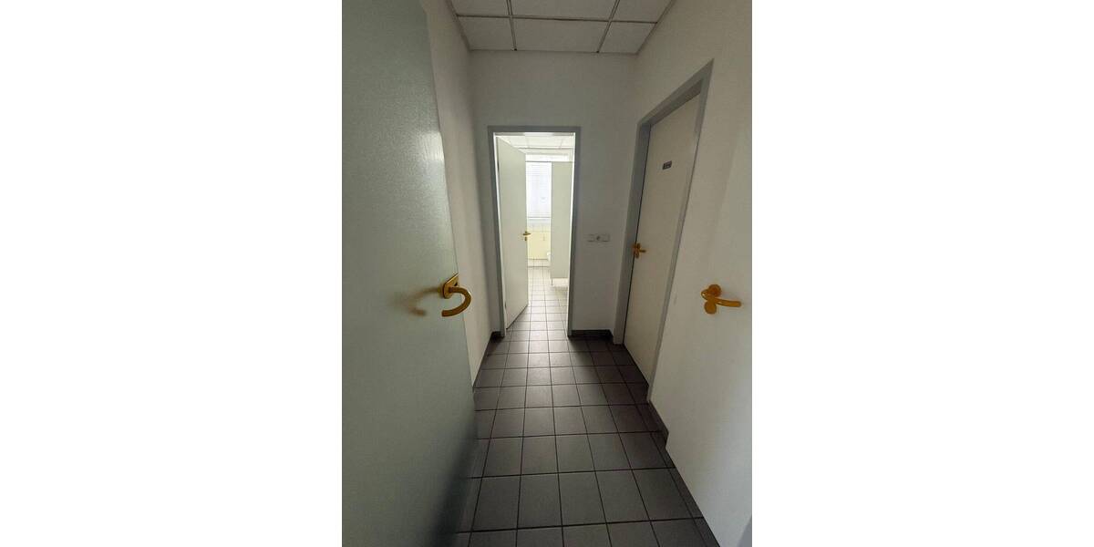 Gewerbeobjekt Göttingen Weststadt - 3 Zimmer, 122 m&sup2;, 1.000&euro; | Angebot:25996547