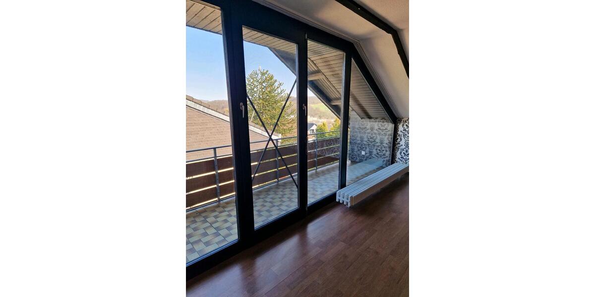 Wohnen auf Zeit Overath - 8 Zimmer, 215 m&sup2;, 1.750&euro; | Angebot:25449547