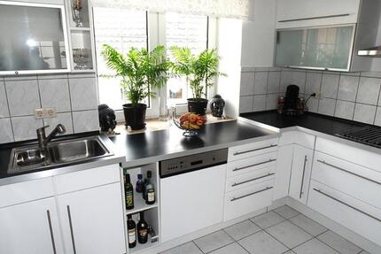 MODERNE 2-3ZKB-WOHNUNG IN EINEM EHEMALIGEN GUTSHOF 2.5 zimmer