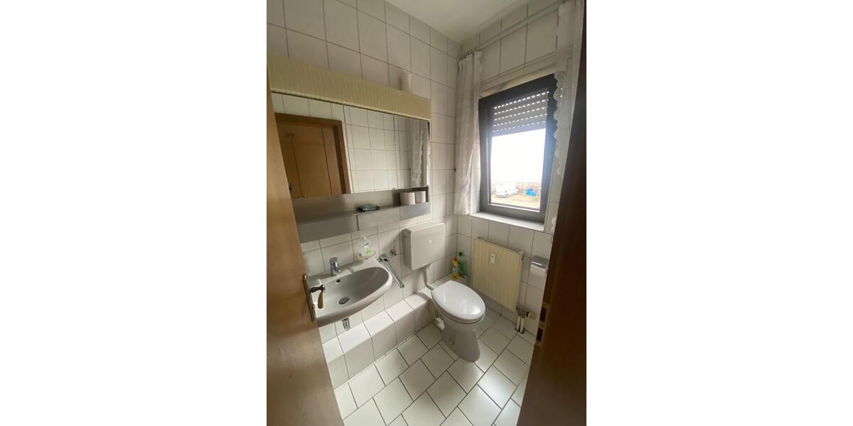 Etagenwohnung Mannheim Rheinau - 4 Zimmer, 180 m&sup2;, 1.800&euro; | Angebot:26420788