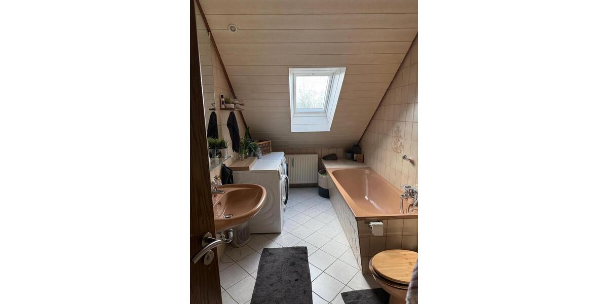 Etagenwohnung Niedenstein - 4 Zimmer, 120 m&sup2;, 936&euro; | Angebot:26690843