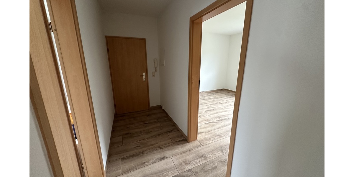 Neuer Fußboden und Wanne + Dusche! 2 Zimmer Wohnung in Langenberg - Etagenwohnung Gera Langenberg | Angebot:27040504