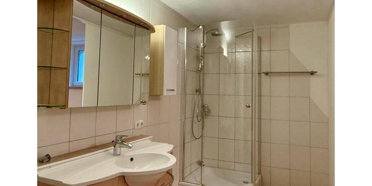 Etagenwohnung Günzburg - 2 Zimmer, 100 m&sup2;, 875&euro; | Angebot:26609495