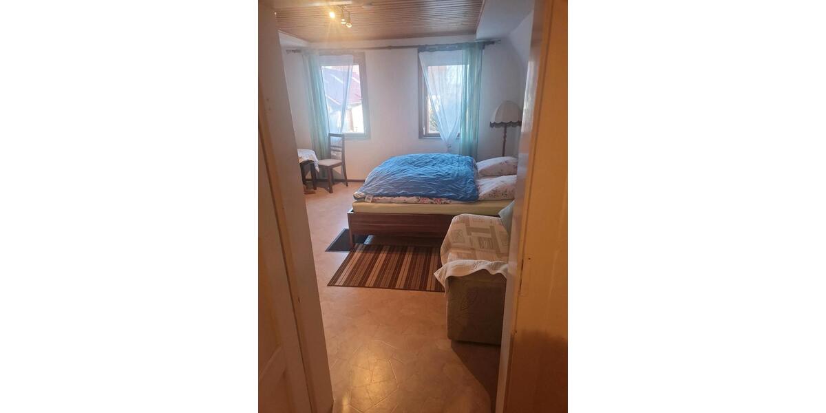 Etagenwohnung Hildburghausen - 2 Zimmer, 32 m&sup2;, 25&euro; | Angebot:19721414