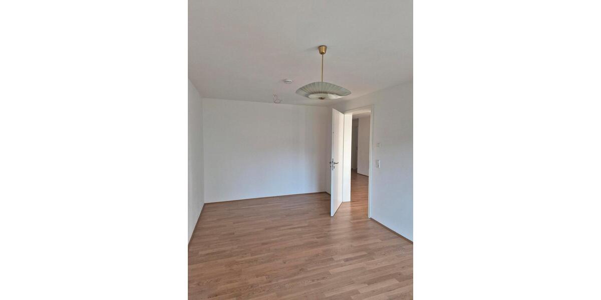 Erdgeschoßwohnung Crailsheim - 3.5 Zimmer, 107 m&sup2;, 1.290&euro; | Angebot:25791250