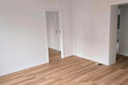Renovierte, helle 4 Zimmerwohnung zimmer