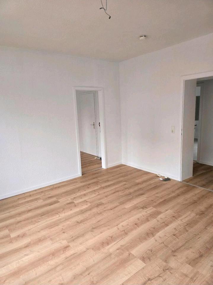 Renovierte, helle 4 Zimmerwohnung zimmer