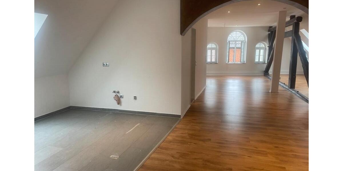 Altstadtjuwel im DG – 126 m² mit Sichtbalken, sofort bezugsfrei 4 zimmer