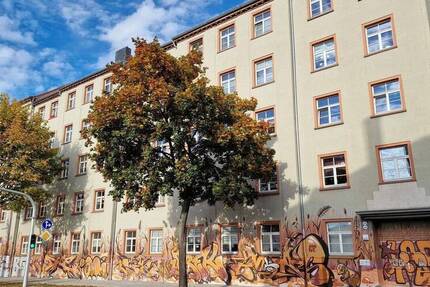 Wohnen in der Neustadt! helle 3-RaumWohnung mit Balkon (EBK gegen Ablöse-wenn gewünscht)