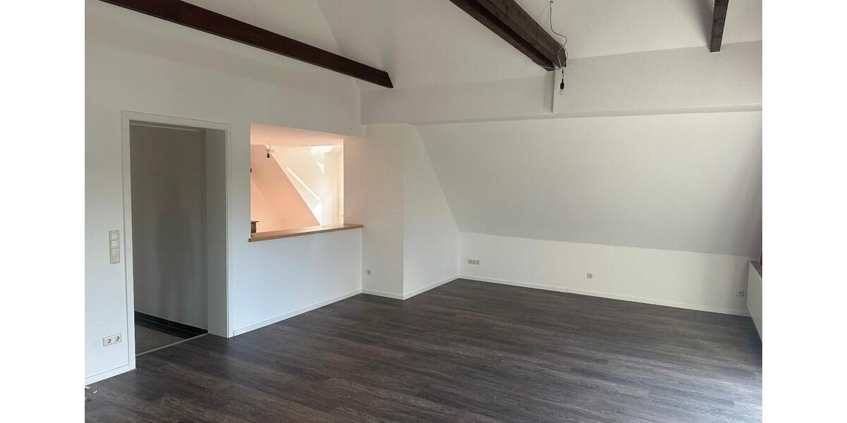 Dachgeschoßwohnung Löningen - 5 Zimmer, 150 m&sup2;, 1.150&euro; | Angebot:26050347