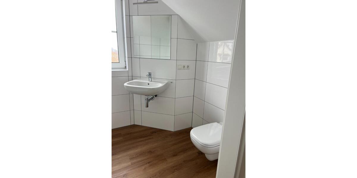 Dachgeschoßwohnung Rentweinsdorf - 2 Zimmer, 50 m&sup2;, 610&euro; | Angebot:24755476