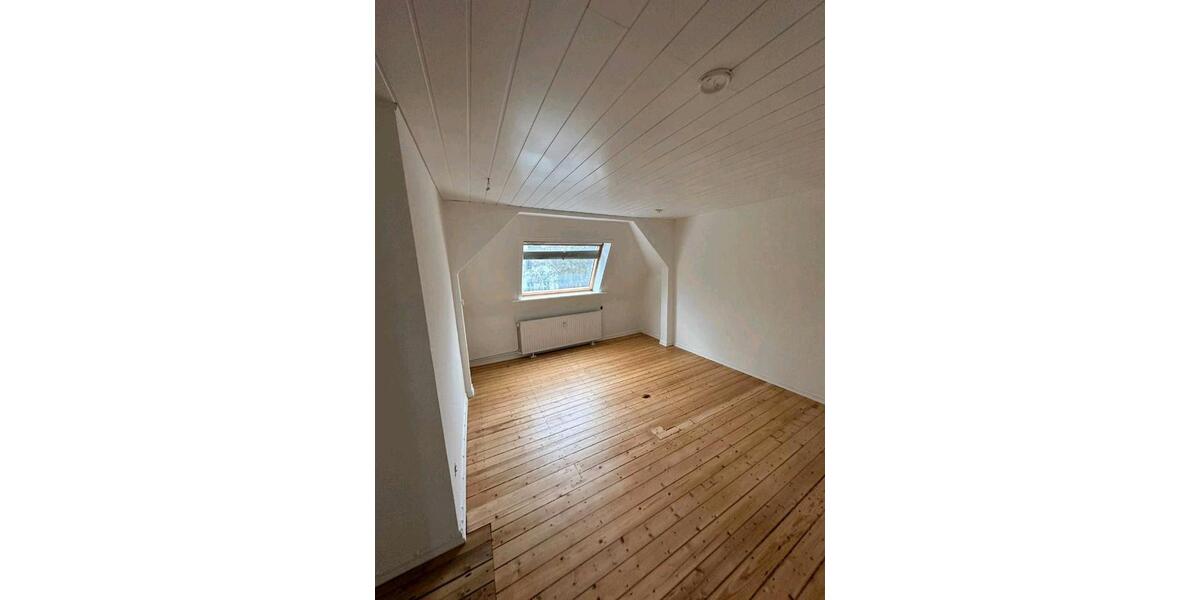Dachgeschoßwohnung Lübeck Sankt Jürgen - 2 Zimmer, 38 m&sup2;, 795&euro; | Angebot:26515670