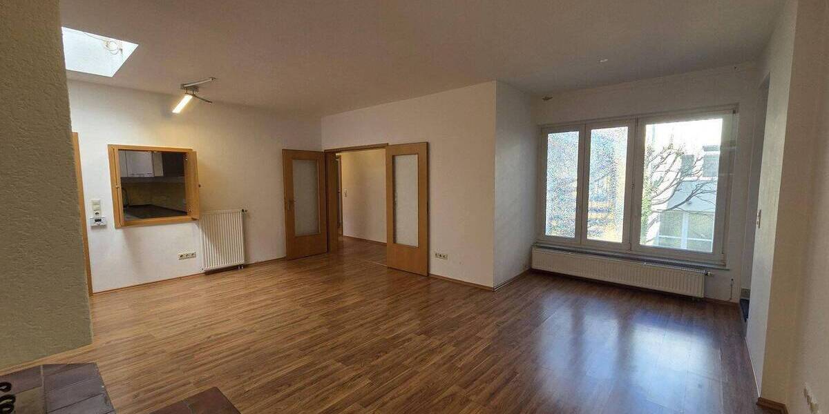 Etagenwohnung Fürth Innenstadt - 2 Zimmer, 77 m&sup2;, 785&euro; | Angebot:26015836