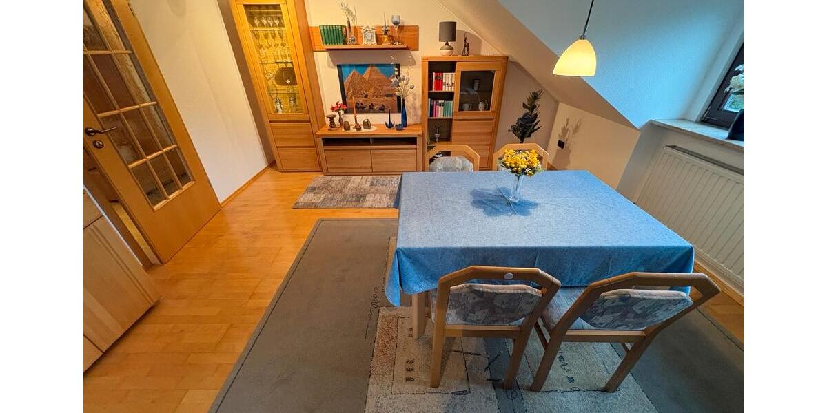 Dachgeschoßwohnung Eckersdorf - 2 Zimmer, 70 m&sup2;, 1.000&euro; | Angebot:24705396