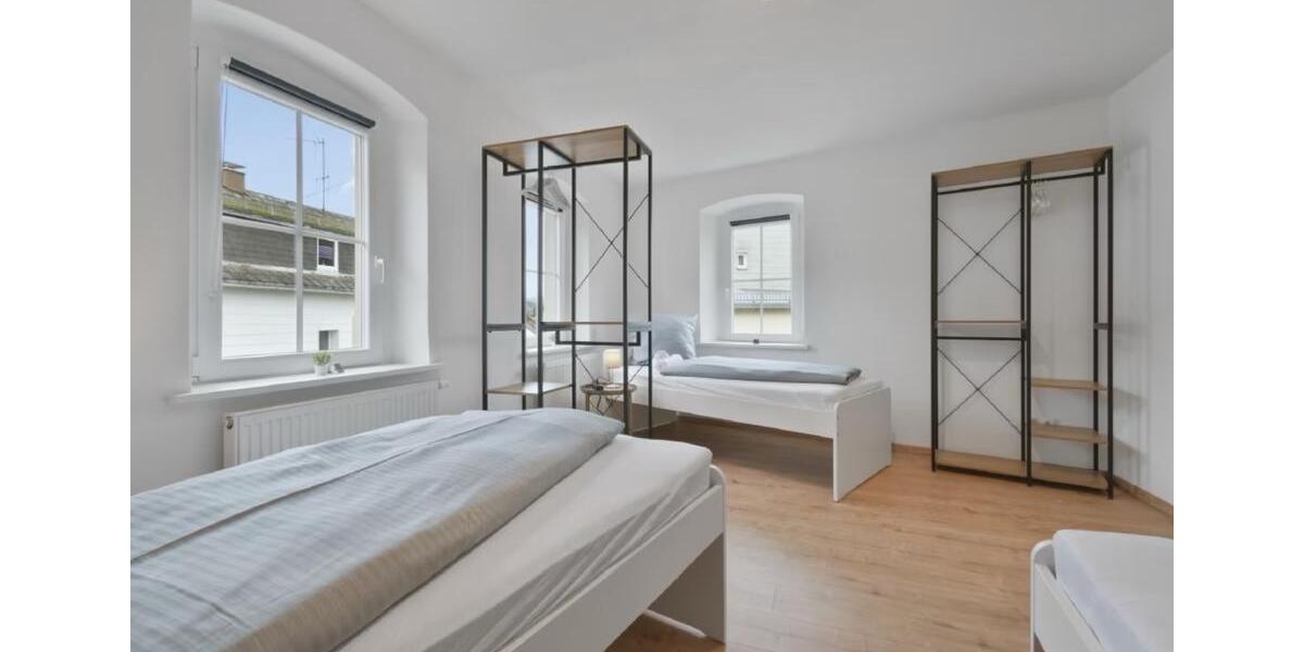 Einfamilienhaus Waldershof - 7 Zimmer, 155 m&sup2;, 1.900&euro; | Angebot:25751317