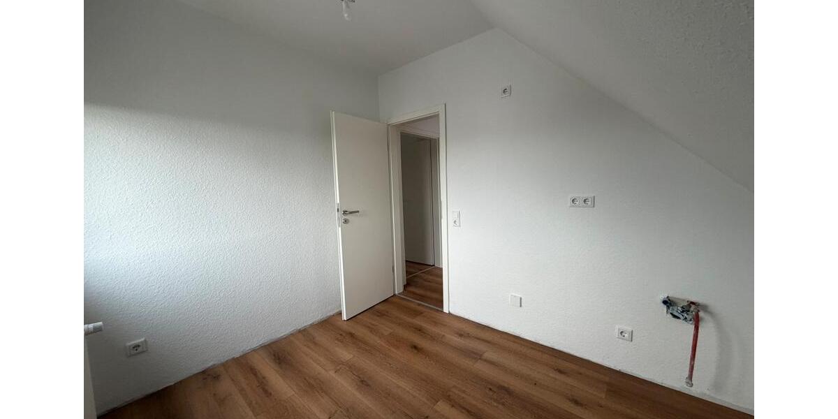 Dachgeschoßwohnung Solingen Aufderhöhe - 2 Zimmer, 54 m&sup2;, 459&euro; | Angebot:24977451