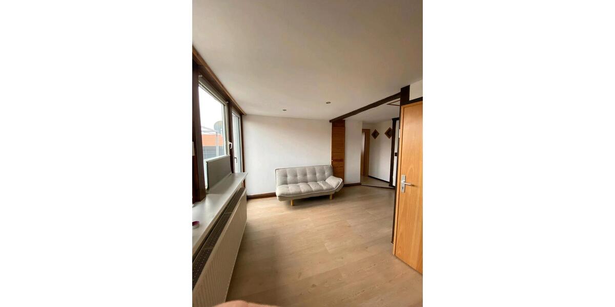 Dachgeschoßwohnung Rühen - 3 Zimmer, 65 m&sup2;, 639&euro; | Angebot:25369505