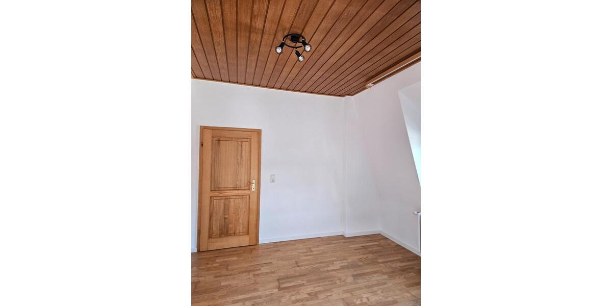 Dachgeschoßwohnung Eltmann - 3 Zimmer, 70 m&sup2;, 650&euro; | Angebot:26413658