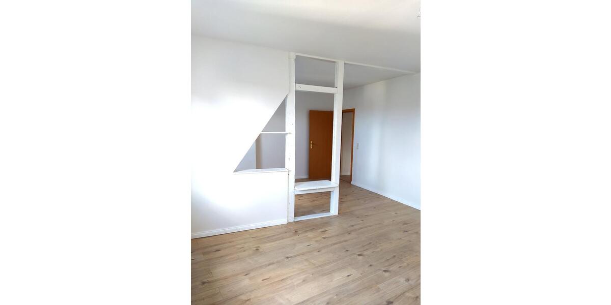 Dachgeschoßwohnung Altenburg - 3 Zimmer, 92 m&sup2;, 600&euro; | Angebot:25307731