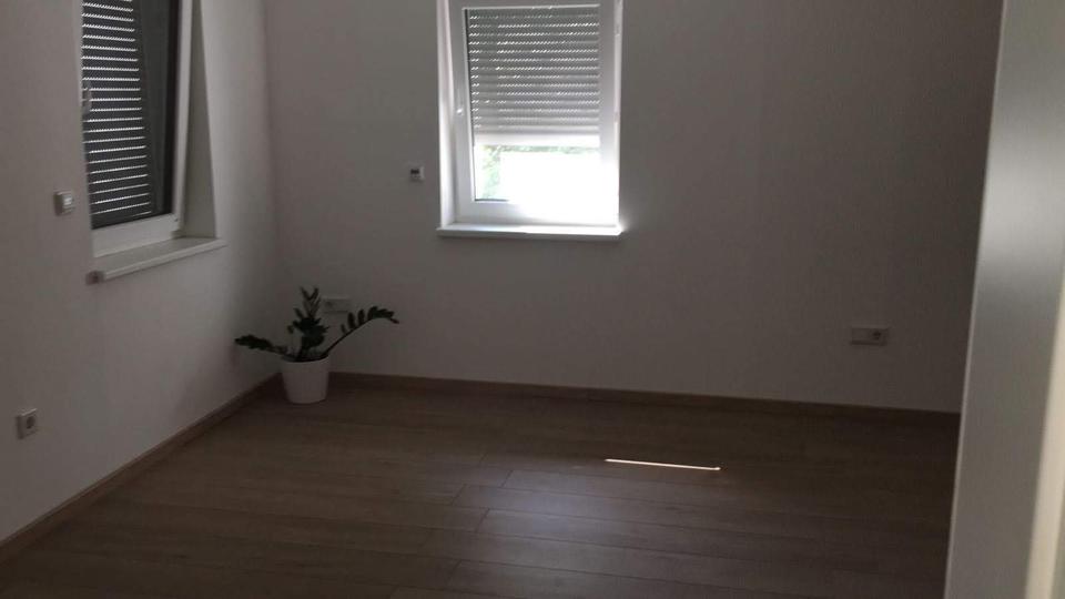 Modernes Einfamilienhaus mit Garten, Hof, Carport zur Miete 4 zimmer