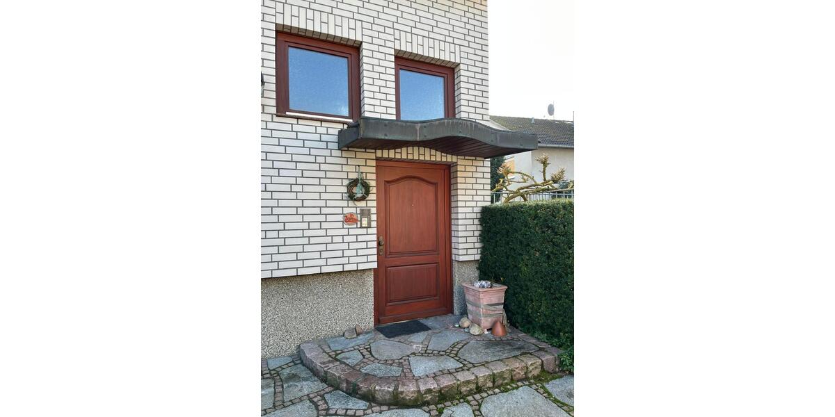 Einfamilienhaus Burgwedel - 4.5 Zimmer, 162 m&sup2;, 1.520&euro; | Angebot:26047176