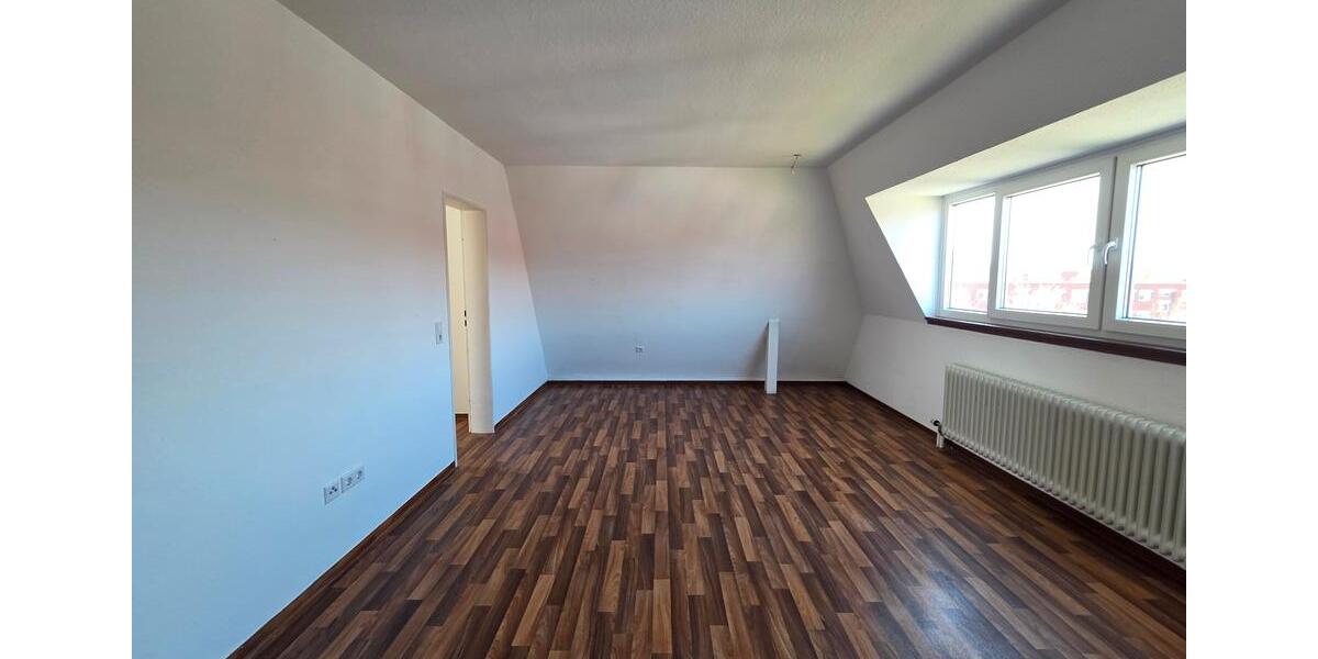 Dachgeschoßwohnung Emden Rysumer Landstraße - 4 Zimmer, 68 m&sup2;, 455&euro; | Angebot:26439762