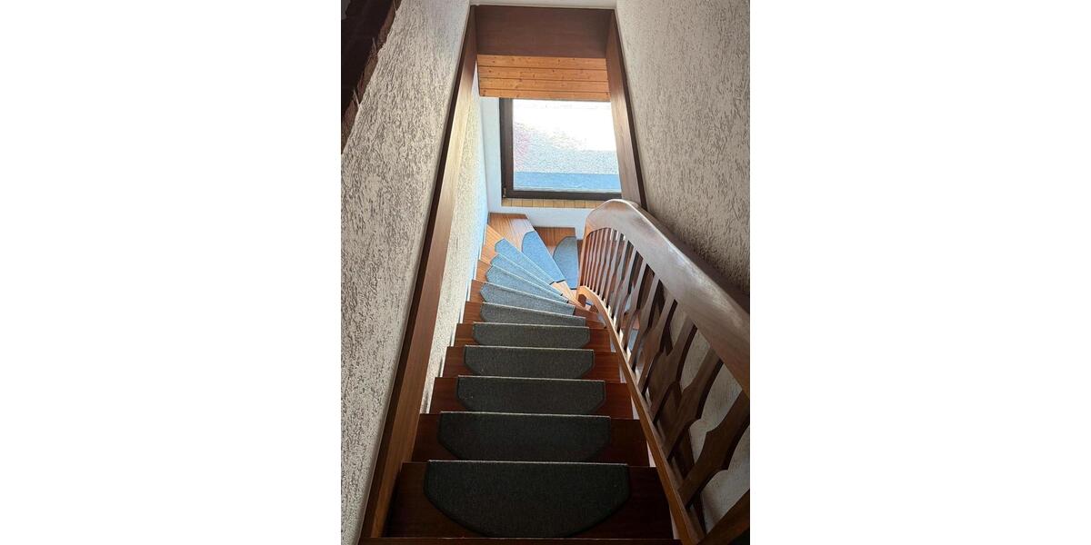Dachgeschoßwohnung Sinzig - 2.5 Zimmer, 100 m&sup2;, 800&euro; | Angebot:26621581