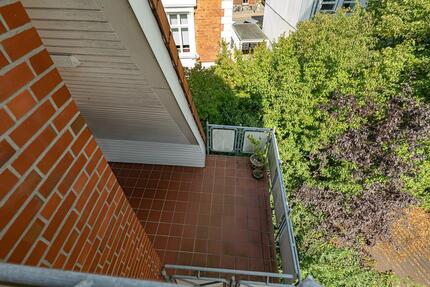 Zentral wohnen über mehrere Ebenen! Zwei Balkone und viel Platz! 4 zimmer