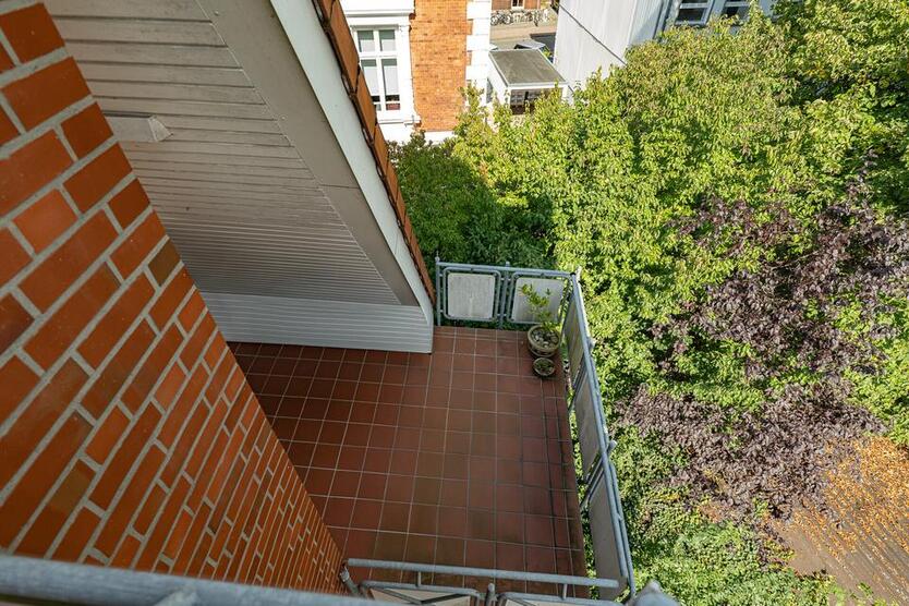 Zentral wohnen über mehrere Ebenen! Zwei Balkone und viel Platz! zimmer
