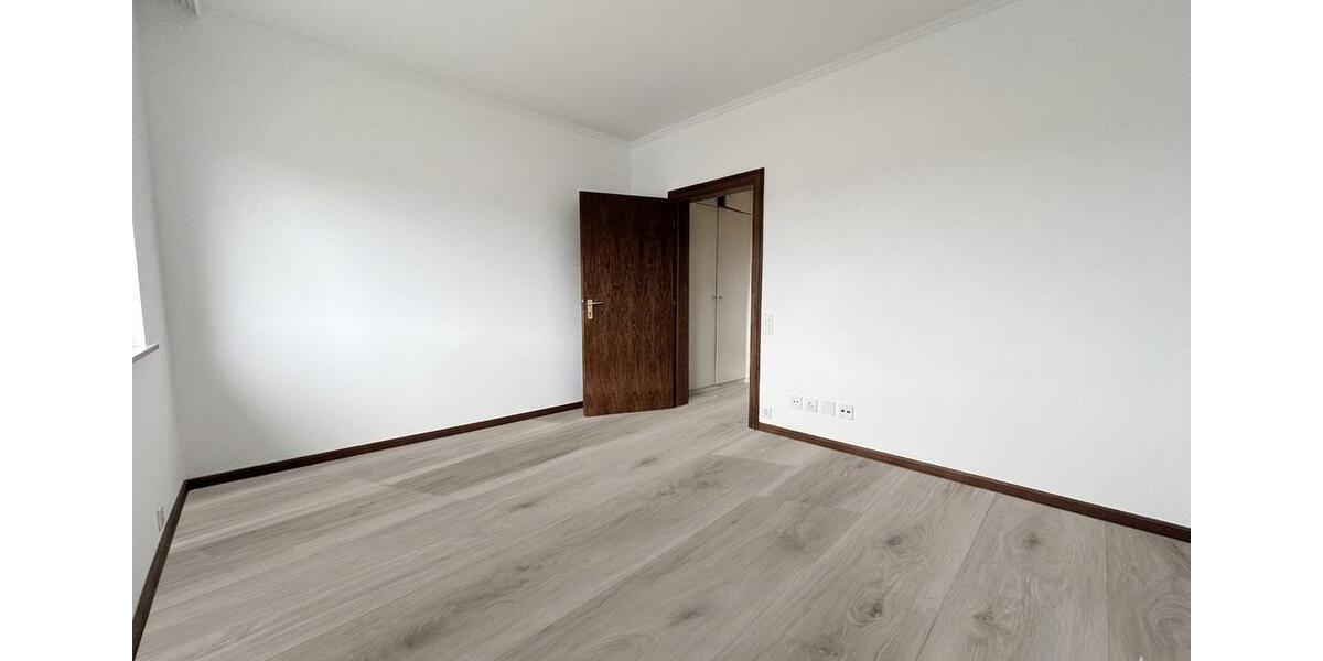 Einfamilienhaus Bielefeld Stieghorst - 4 Zimmer, 136 m&sup2;, 1.904&euro; | Angebot:26024188