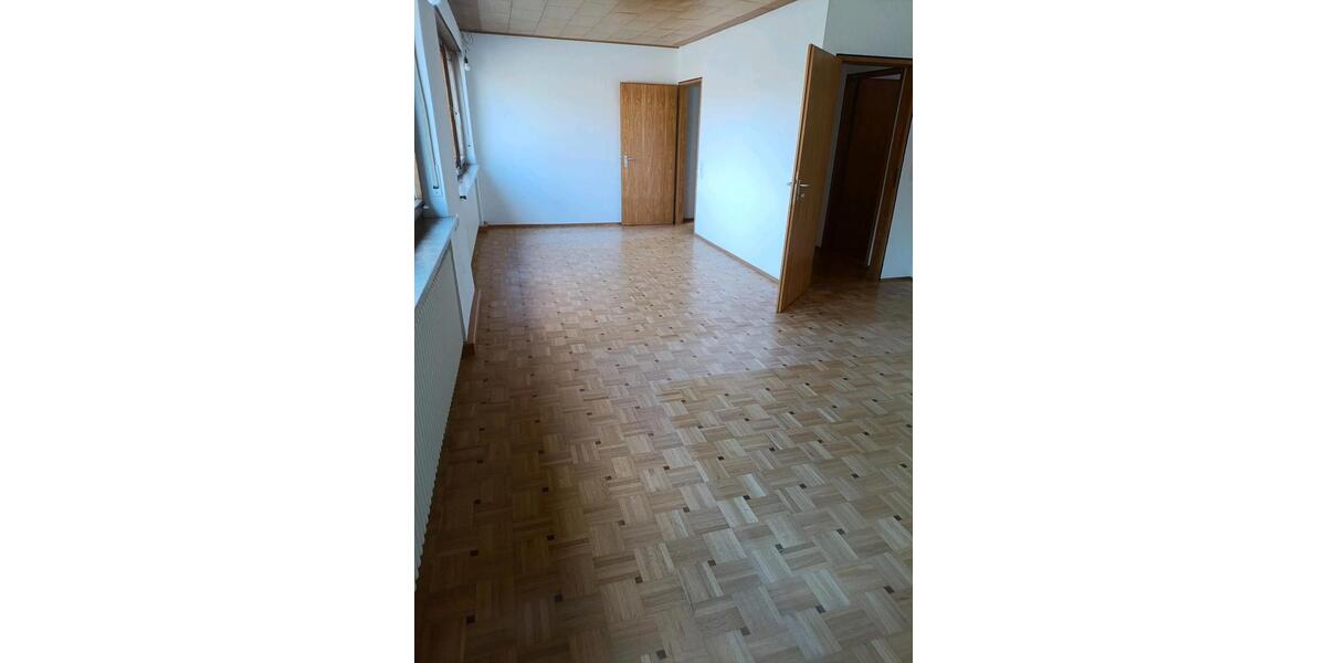 Etagenwohnung Wasserlosen - 3 Zimmer, 125 m&sup2;, 800&euro; | Angebot:26528760